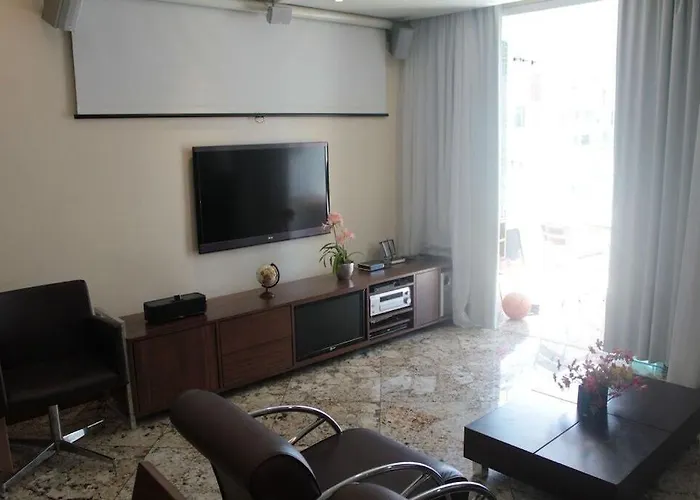 Apt 140M2 Perfect One Block From The Sea